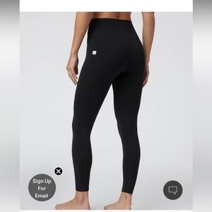 Vuori AllTheFeels™ Legging
$98 original 
Like New